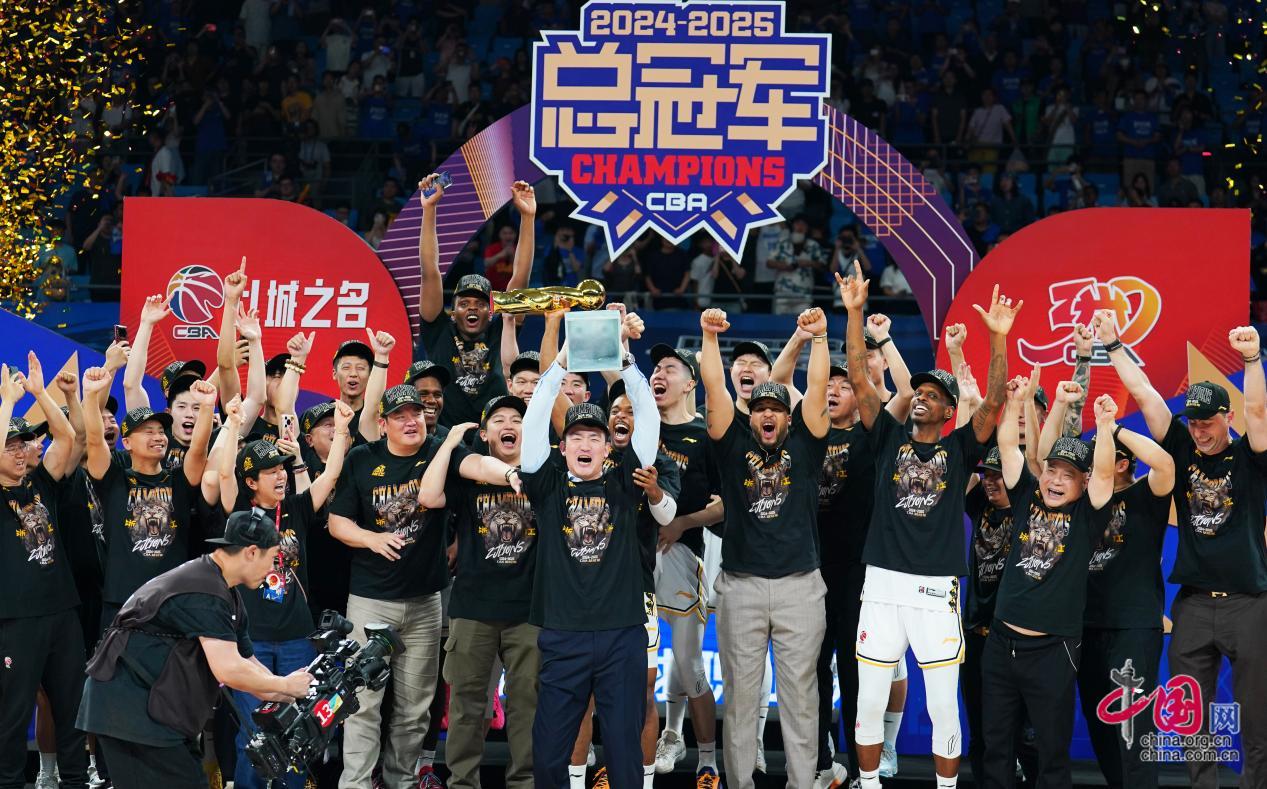 乐鱼体育登录入口-包含浙江队在CBA季后赛中打出弹幕刷屏，被誉为教练席炸锅的词条