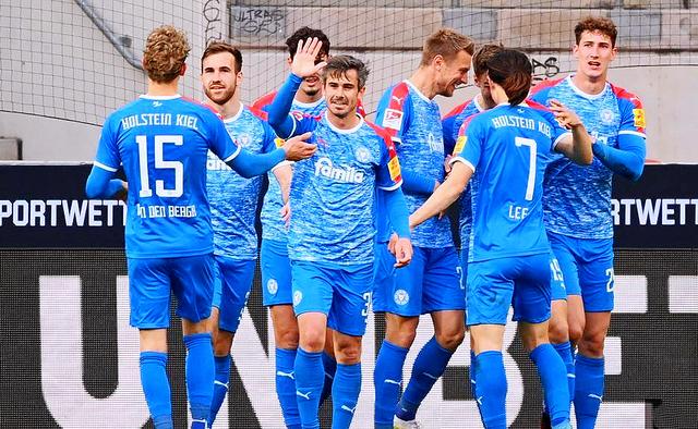 乐鱼体育娱乐-阿尔梅勒客场大胜，领跑排行榜