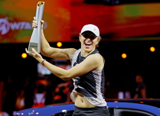 挪威运动员在比赛中取得亮眼成绩