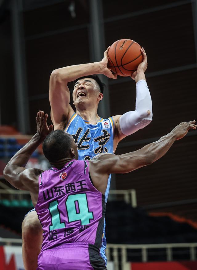 乐鱼体育网页版入口-甘肃男篮主场战胜贵阳，晋级赛季排名