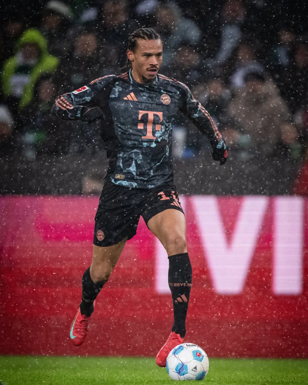 门兴格拉德巴赫在德甲联赛中保持领先