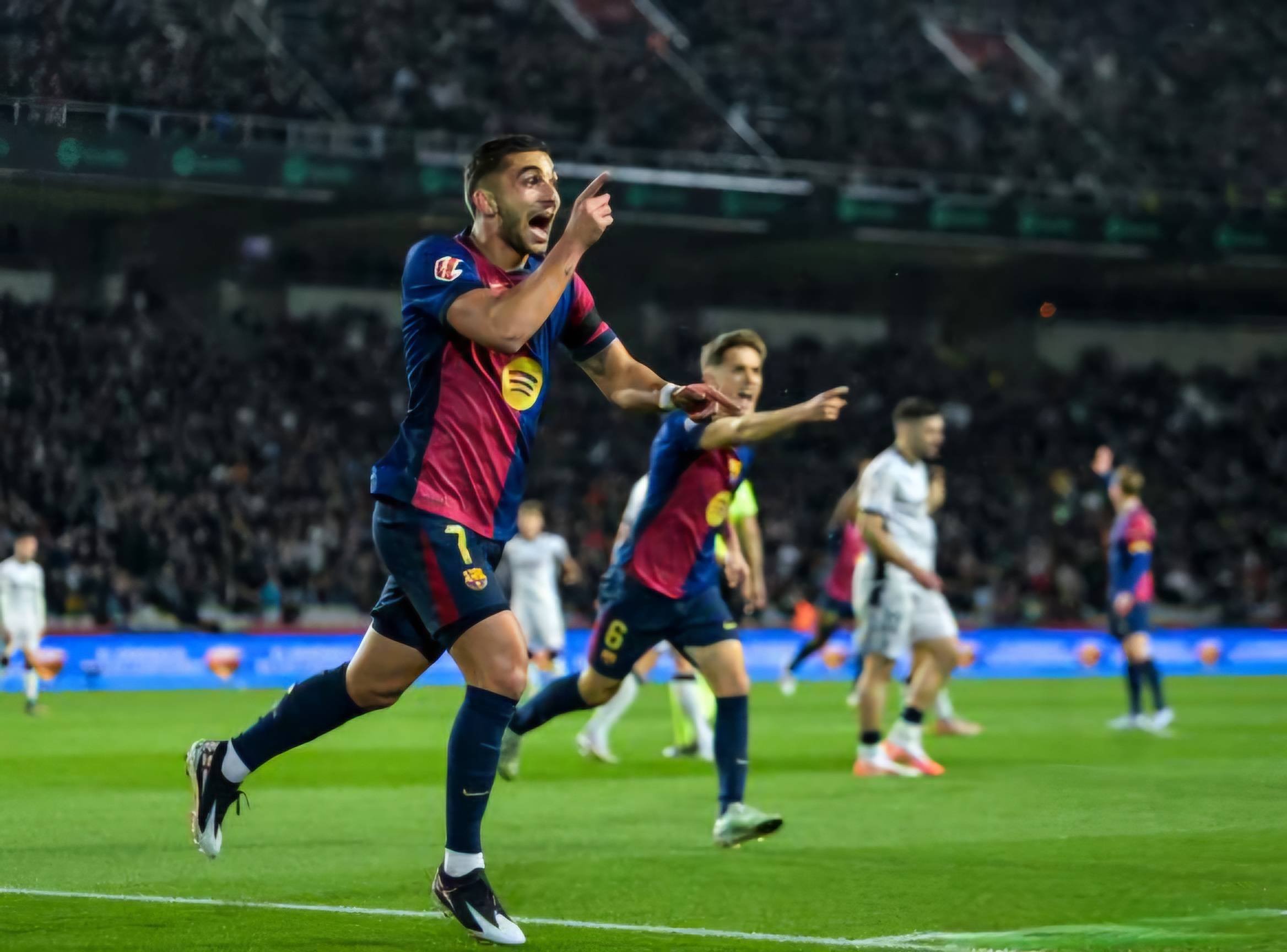 巴萨遭遇失利,前场实力受质疑 巴萨遭遇失利,前场实力受质疑