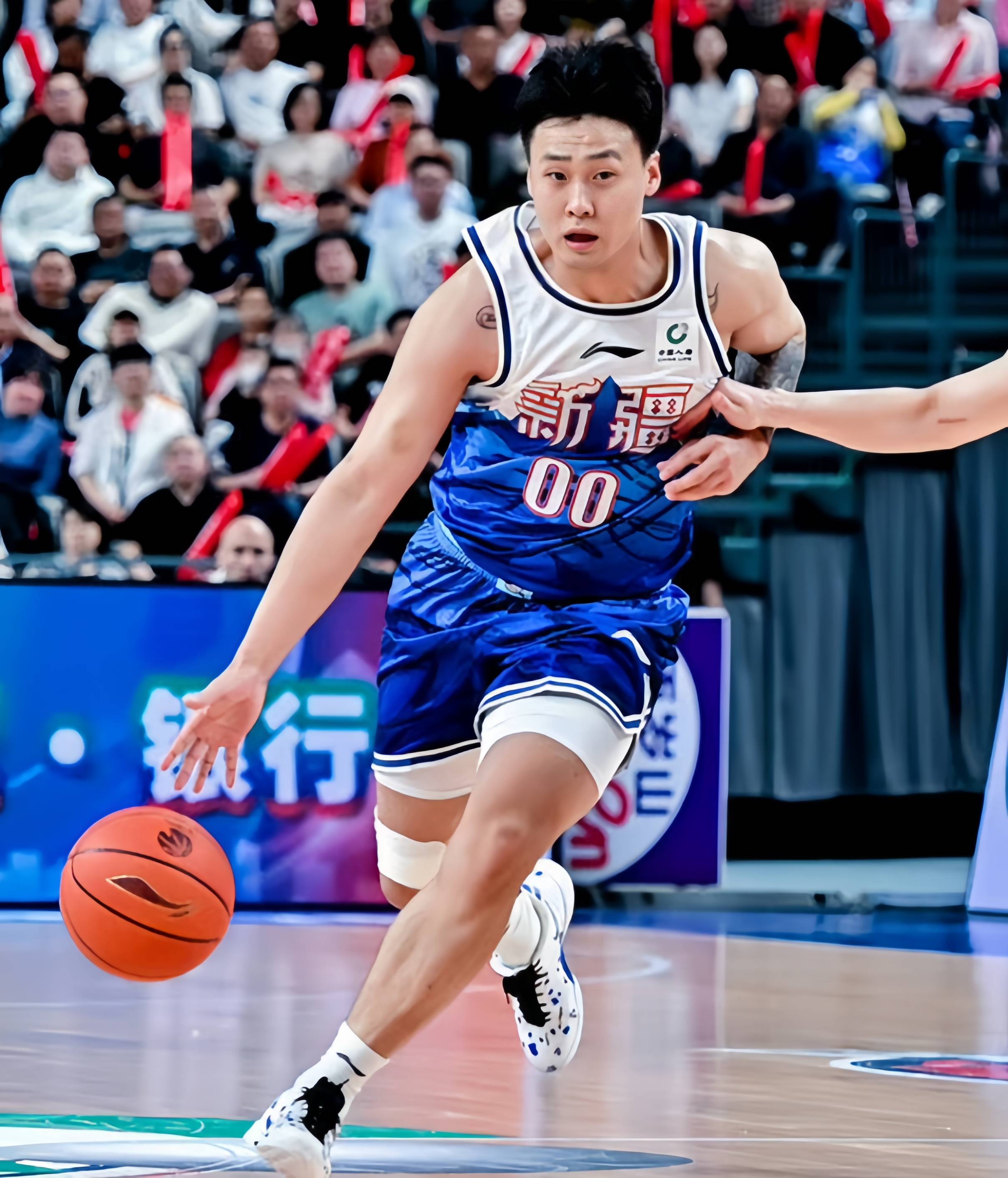 热门球队互相竞争,国际赛场呈现火爆局面的简单介绍 热门球队互相竞争,国际赛场呈现火爆局面的简单介绍