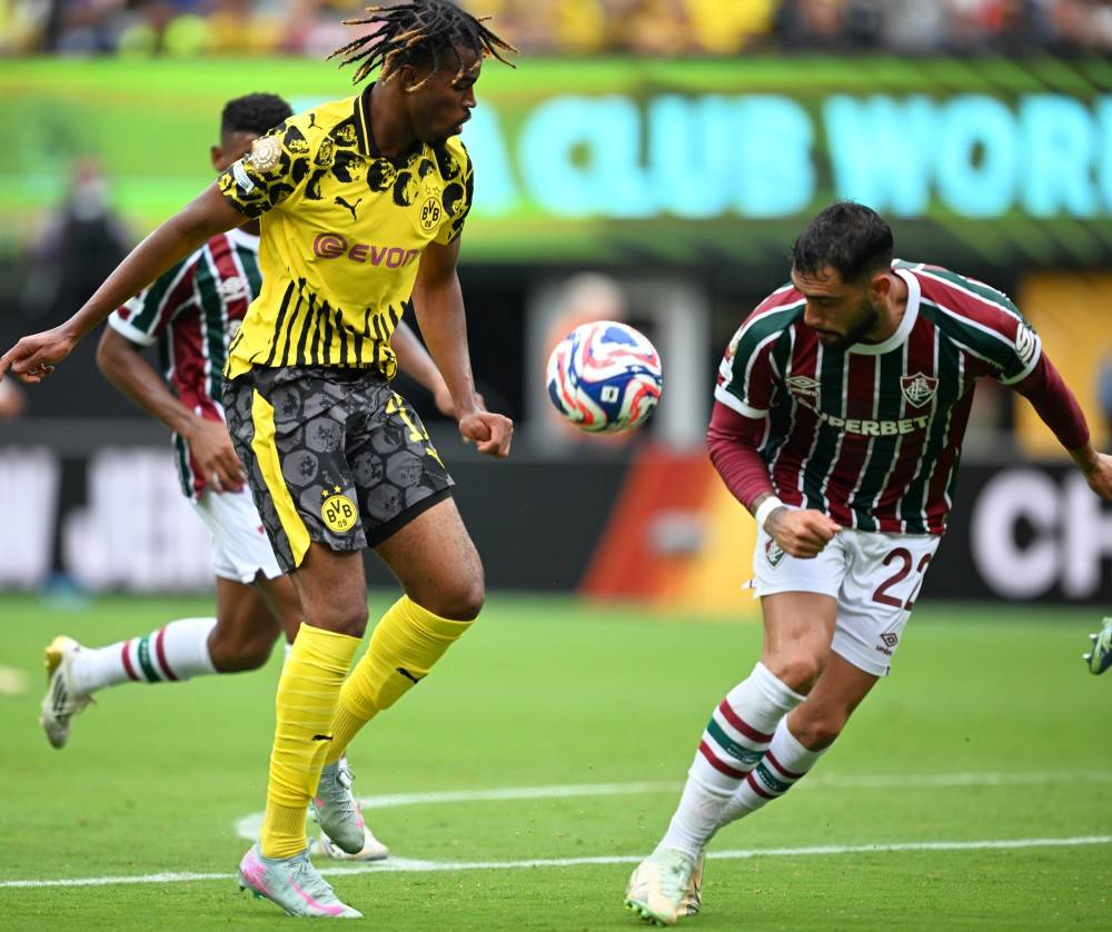 乐鱼体育网址-国际足球比赛中，女运动员实力悍然的简单介绍