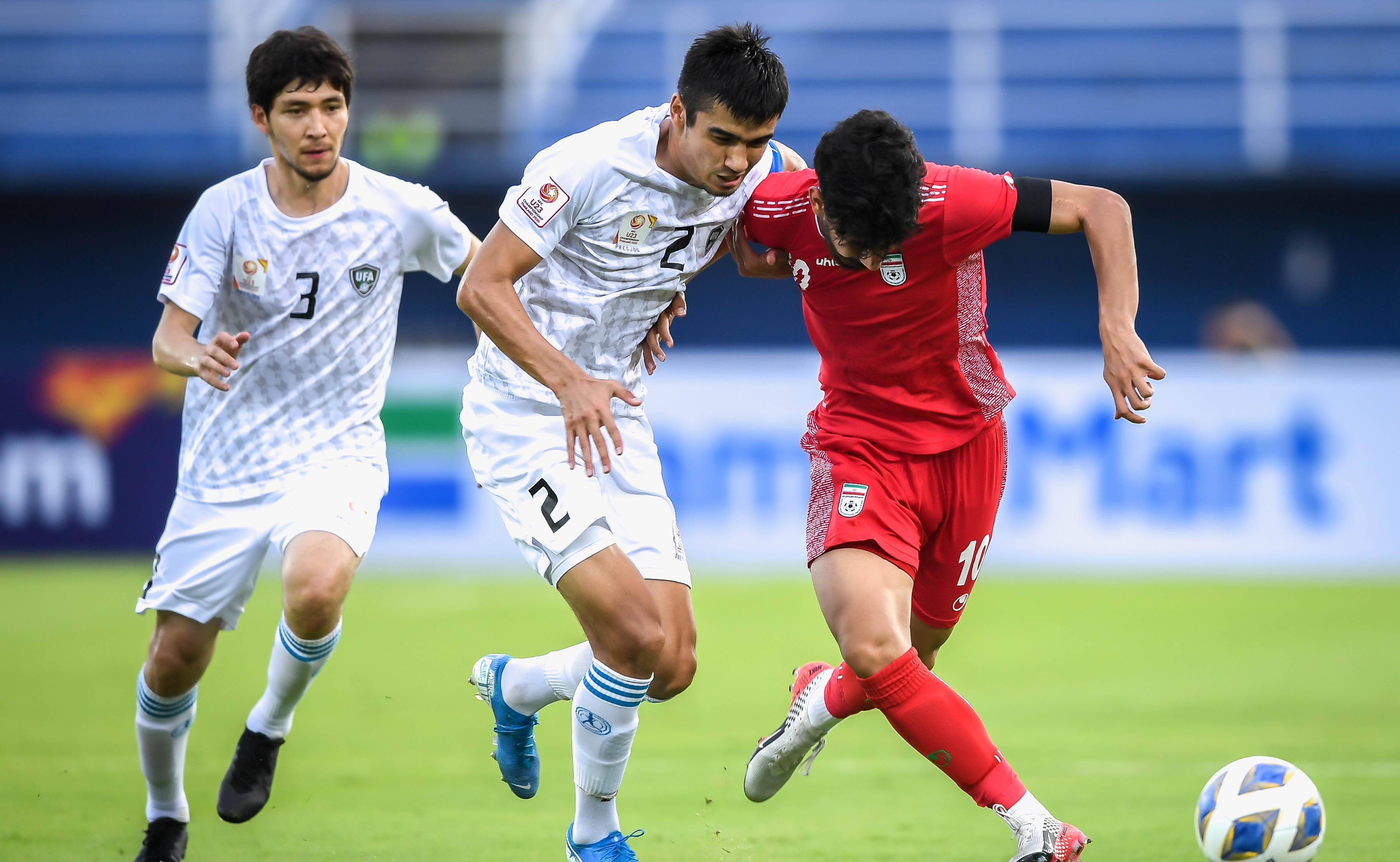 乐鱼体育直播-伊朗球队逆袭晋级，引发球迷狂欢