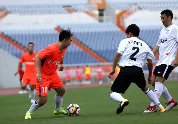 上海球队成功晋级足球联赛淘汰赛 上海球队成功晋级足球联赛淘汰赛