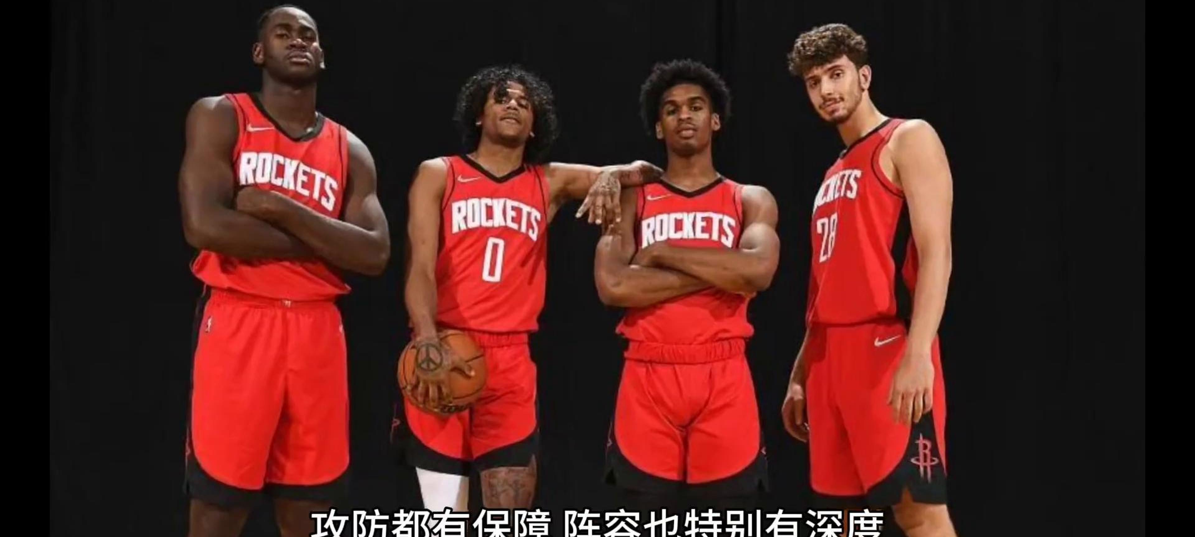 尼克斯队球员集体努力攻防俱佳斩获胜利 尼克斯队球员集体努力攻防俱佳斩获胜利