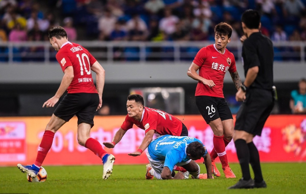 乐鱼体育官方登录入口-关于本土球员遭遇失业潮苦求机会的信息