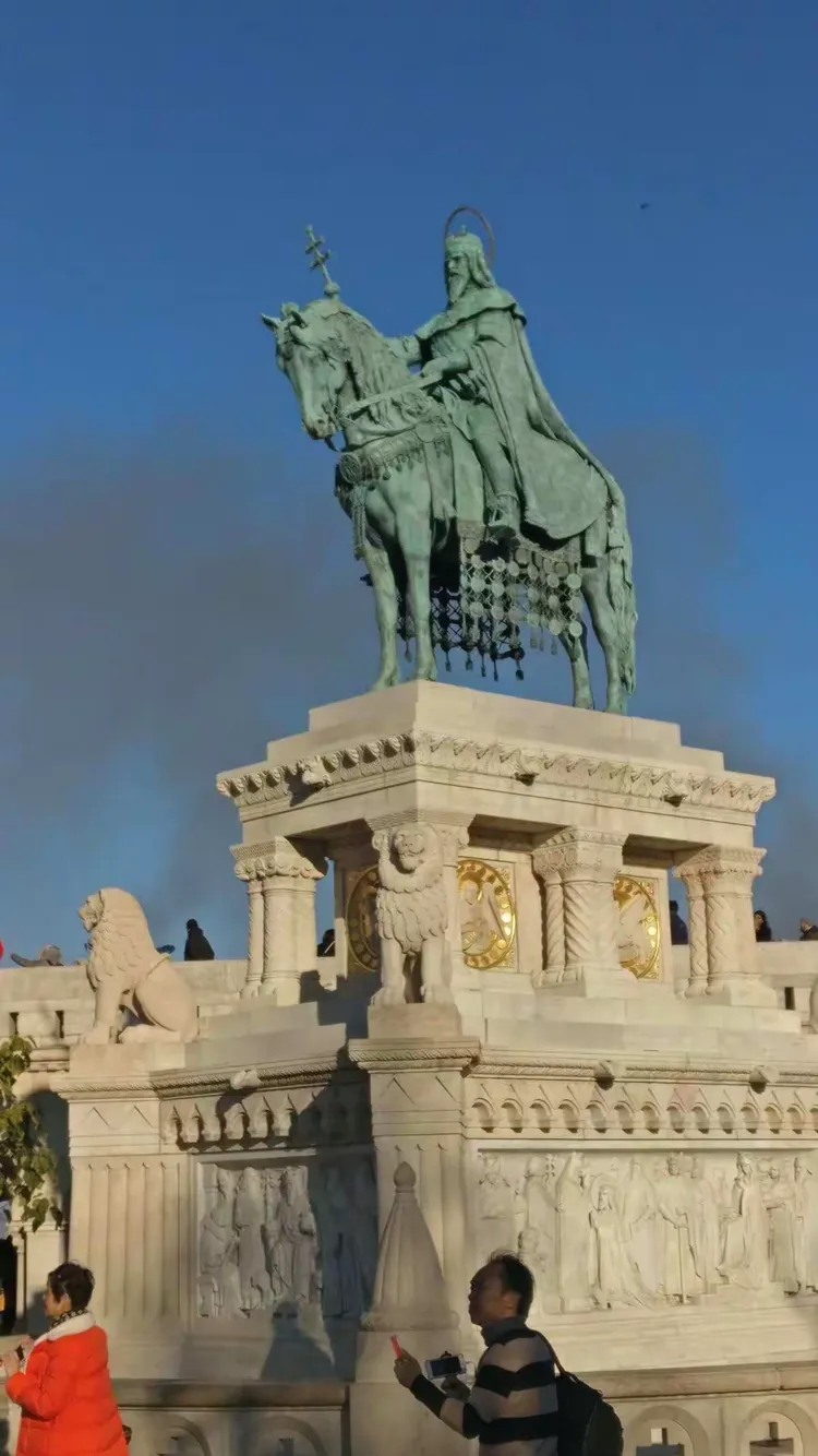 匈牙利男篮后来居上，获得冠军宝座的简单介绍