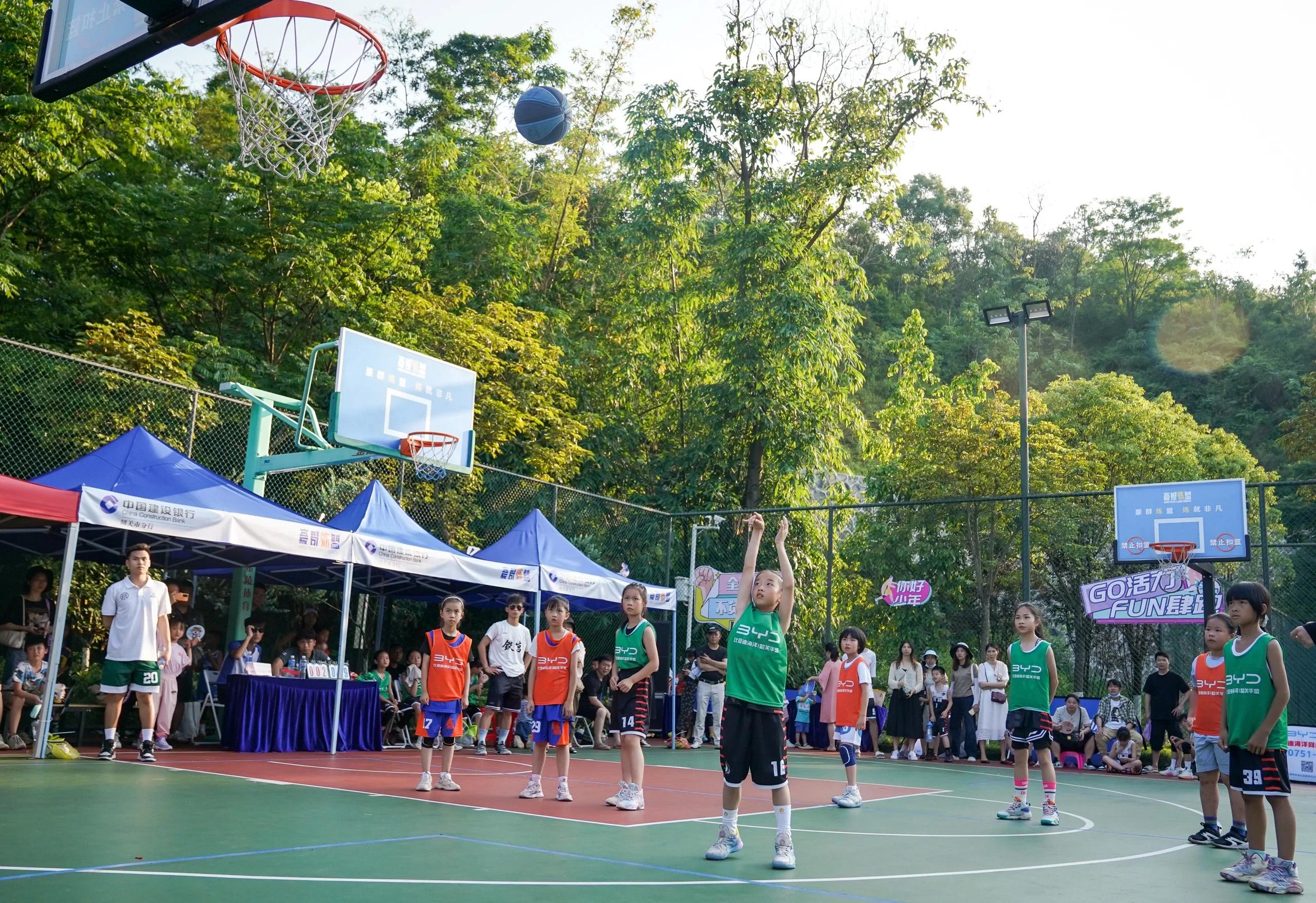 关于热血激情:球场上掀起了一场场震撼的运动盛宴的信息 关于热血激情:球场上掀起了一场场震撼的运动盛宴的信息