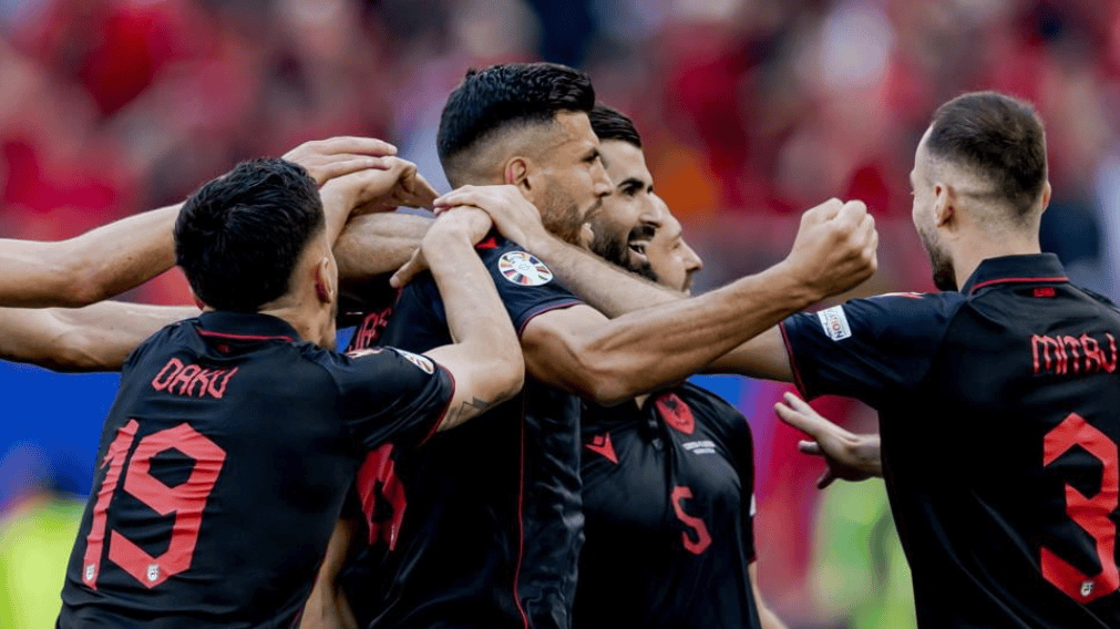 乐鱼体育中国官网-精彩十足！欧预赛比赛现场震撼多人的简单介绍