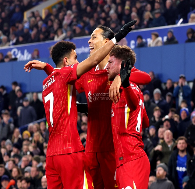 曼城客场大胜纽卡斯尔，继续追赶领头羊