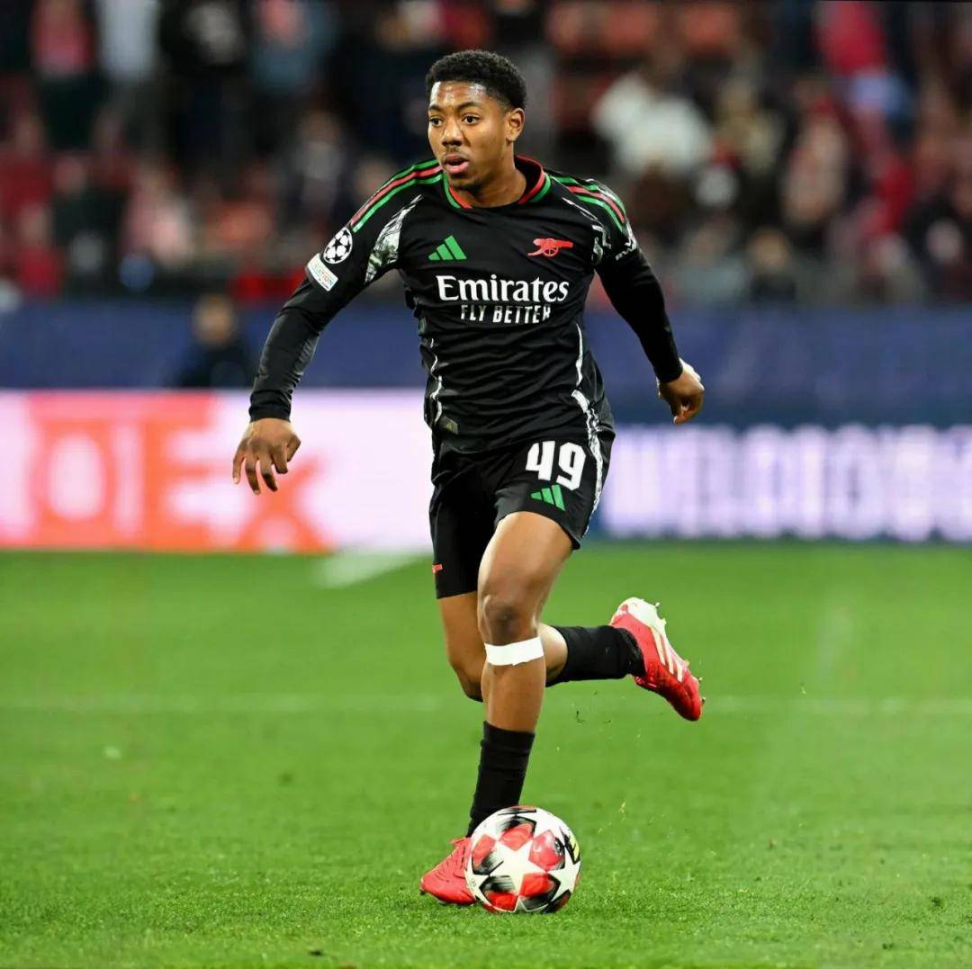 阿森纳续约主力前锋,稳固球队攻击体系 阿森纳续约主力前锋,稳固球队攻击体系