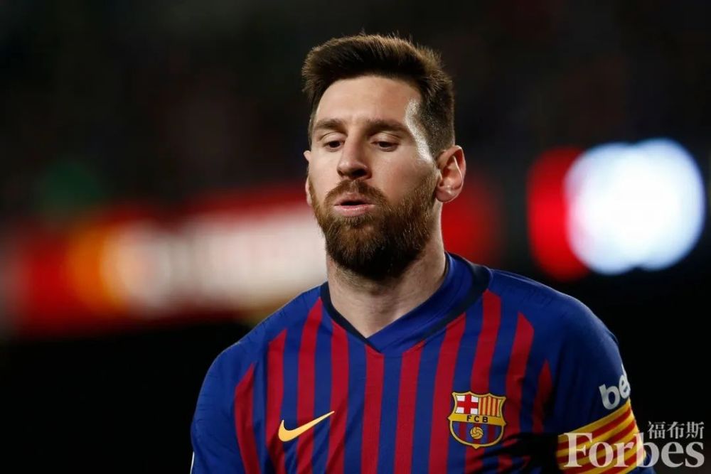 祖雄队连续几场比赛不败,逐渐登上榜首 祖雄队连续几场比赛不败,逐渐登上榜首