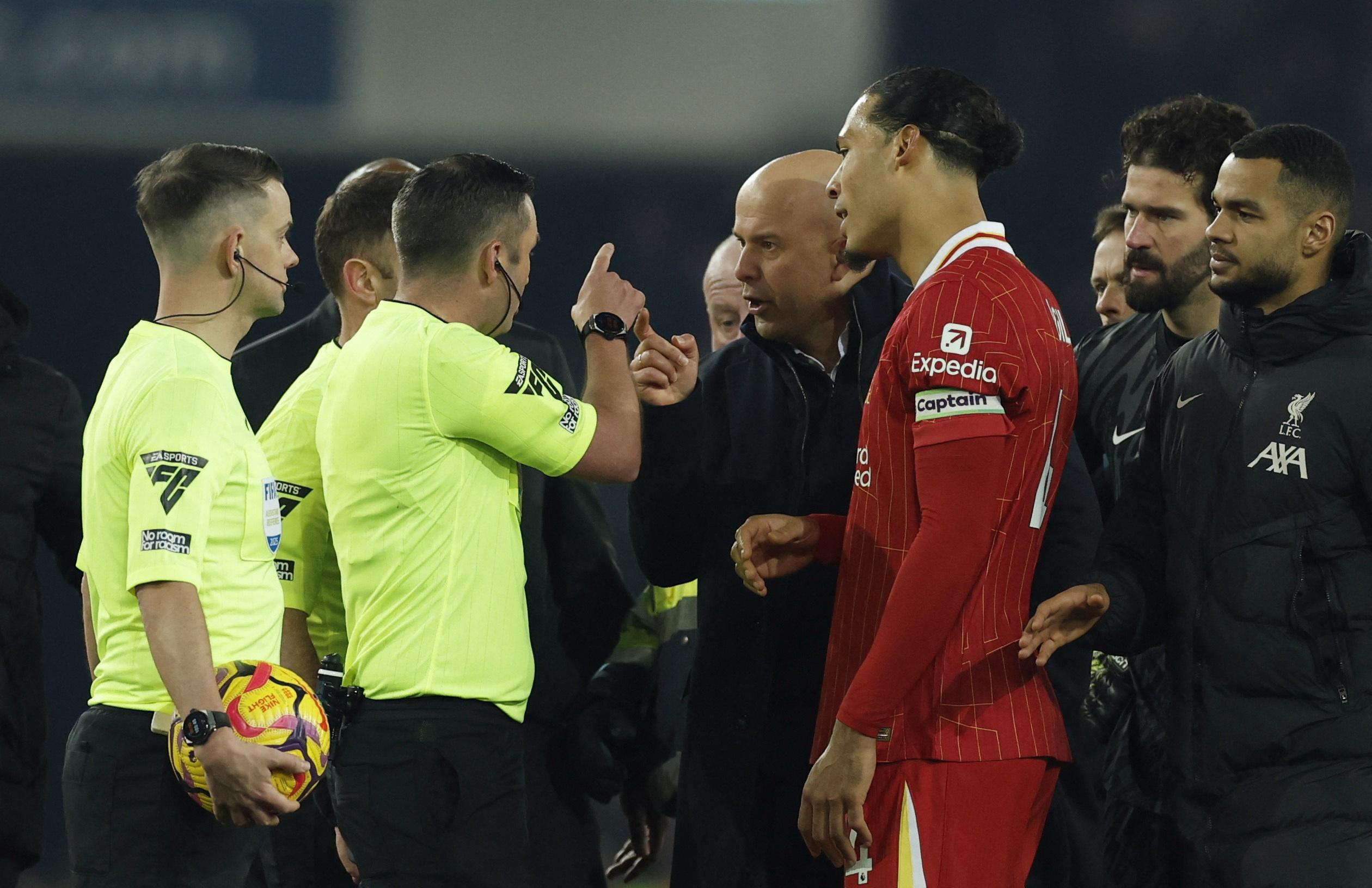 乐鱼体育官网入口-爱菲顿球员连场罚点破门，帮助球队取得胜利