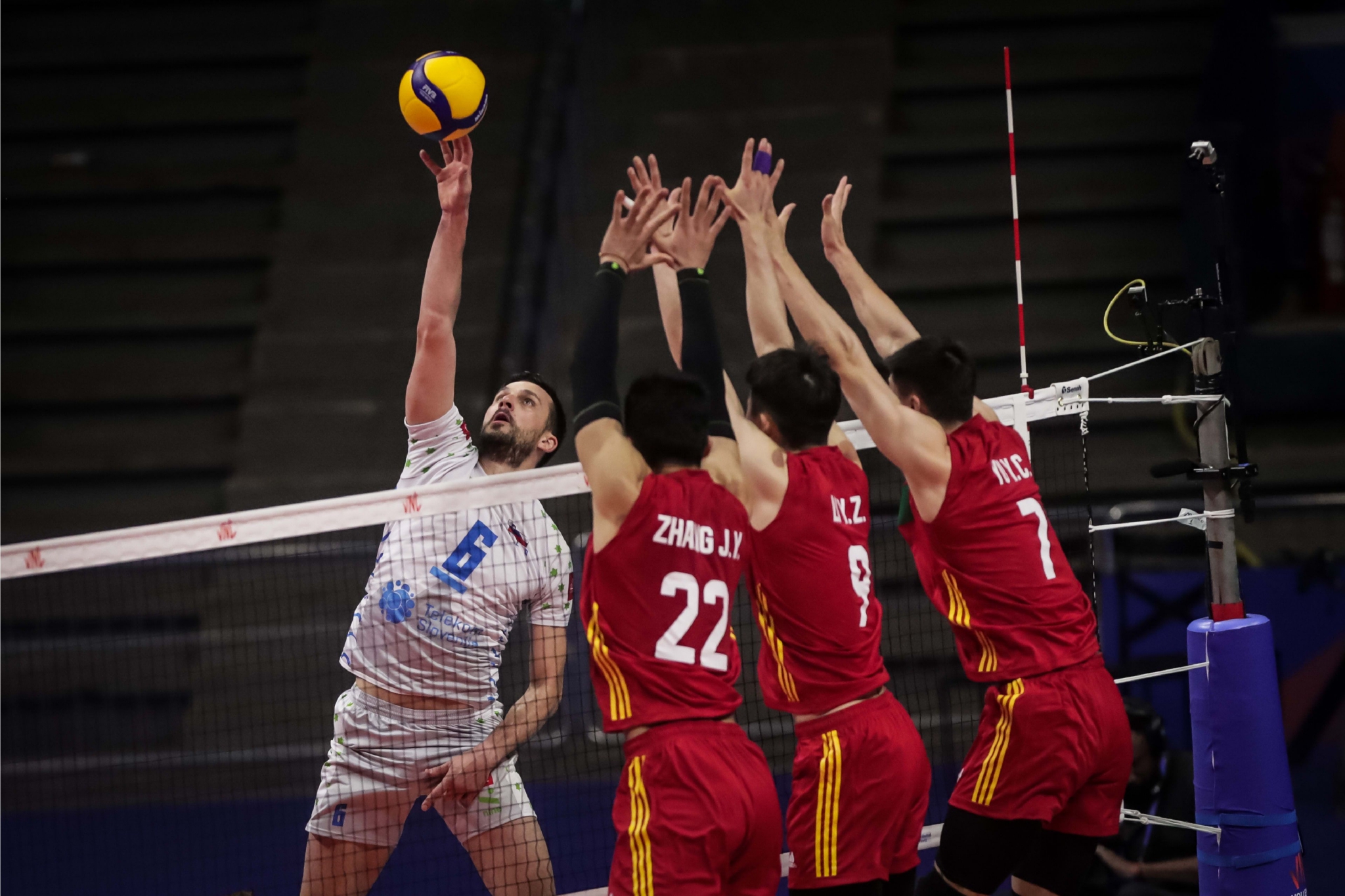 乐鱼体育vip注册-关于斯洛文尼亚足球队名列前茅，赛场风采熠熠生辉的信息